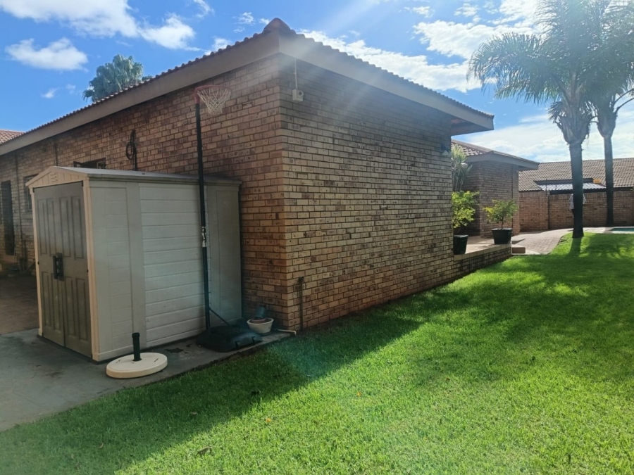 4 Bedroom Property for Sale in Hillcrest Northern Cape